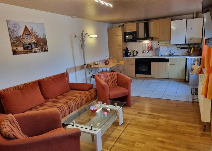 Schoene Geraeumige Ferienwohnung Am Park
